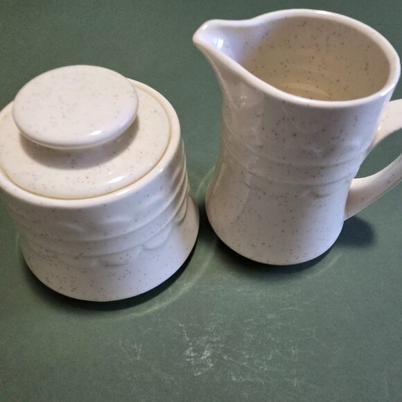 Homer Laughlin Sugar Bowl with Lid & Cream Pitcher - Picture 1 of 11